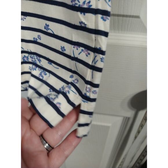 LL Bean Top Shirt Women XS Blue Cream Supima Cotton Striped Floral Casual Pullov - Picture 5 of 7